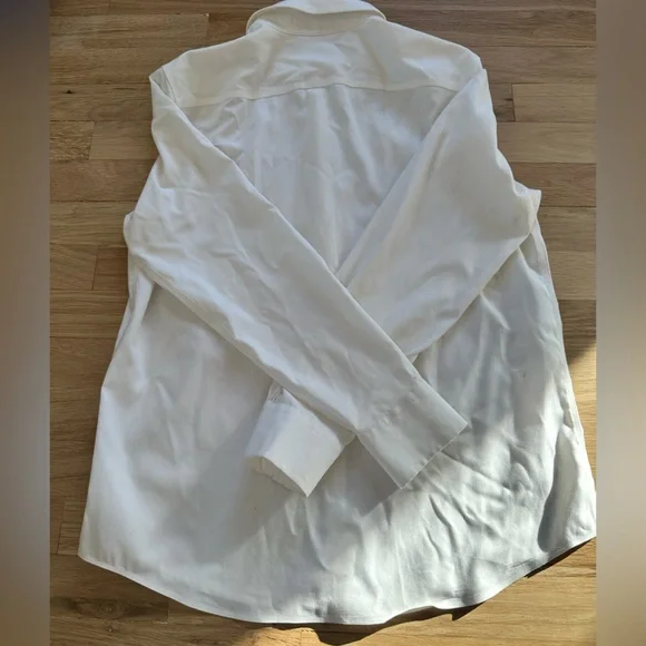 Jones New York Easy Care Women’s Button Down Shirt - Size M - Picture 3 of 5